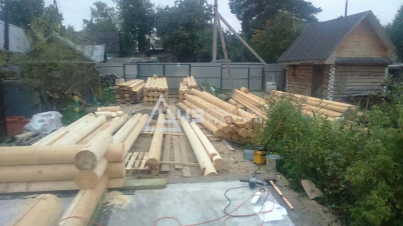 Building from rounded logs in Kazan